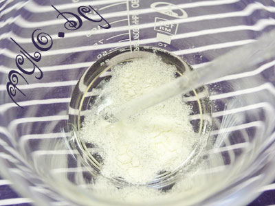 Добавляем по-немногу сухую фазу в водную Добавляем по-немногу сухую фазу в водную